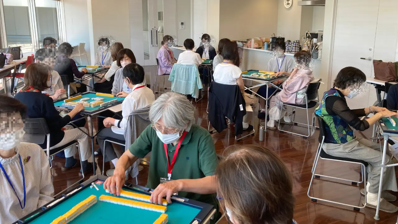 相模大野健康麻雀大会 第1回大会 対局中の様子